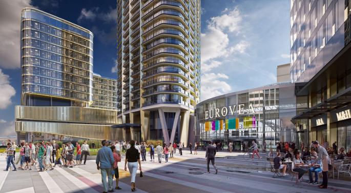 Rozsirenie shoppingu - pohľad z namestia