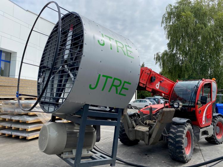 Vyvinie rýchlosť vetra až 200 km za hodinu