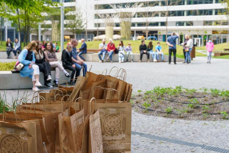 Občerstvenie daroval všetkým deťom obchod Yeme - plnochutné potraviny