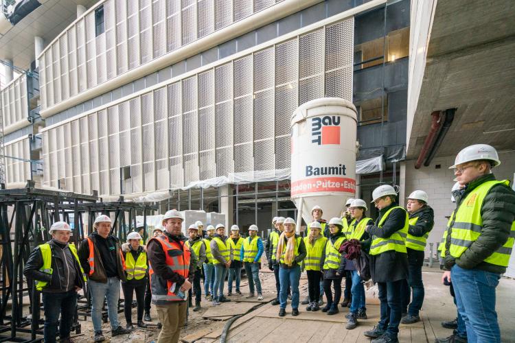 Zastavili sa pri V-stlpoch